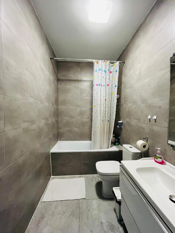 Airport Comfy Guest Home Varşovia Exterior foto