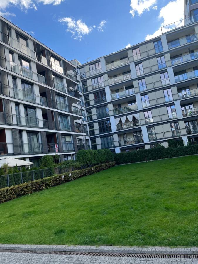 Airport Comfy Guest Home Varşovia Exterior foto