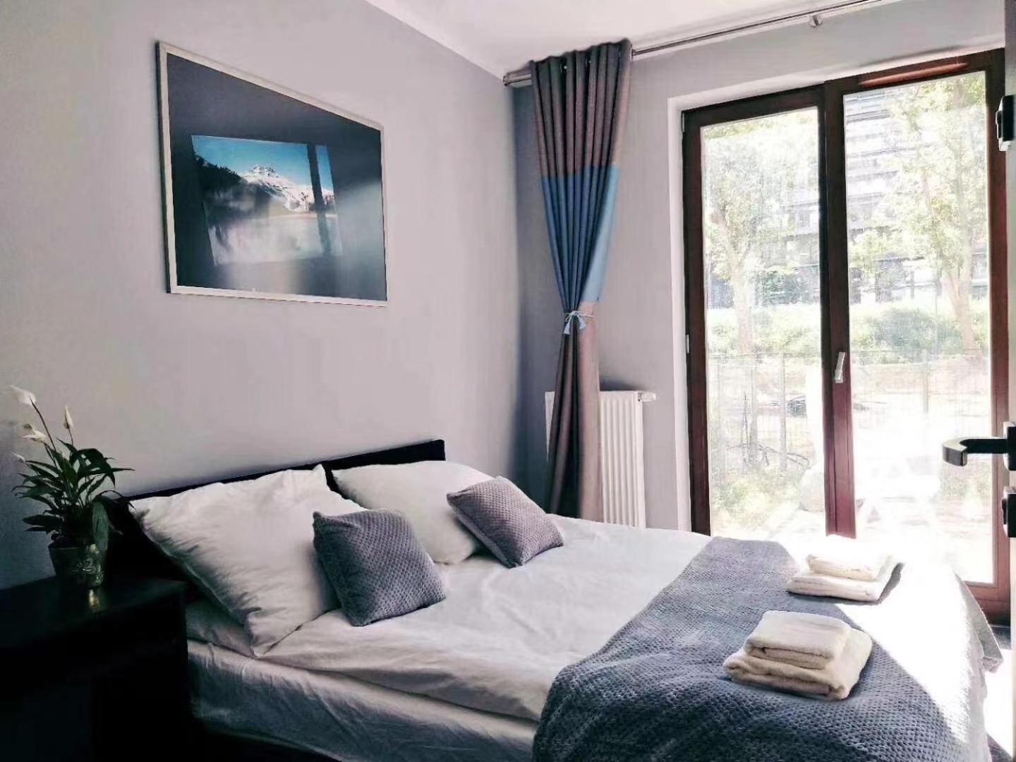Airport Comfy Guest Home Varşovia Exterior foto