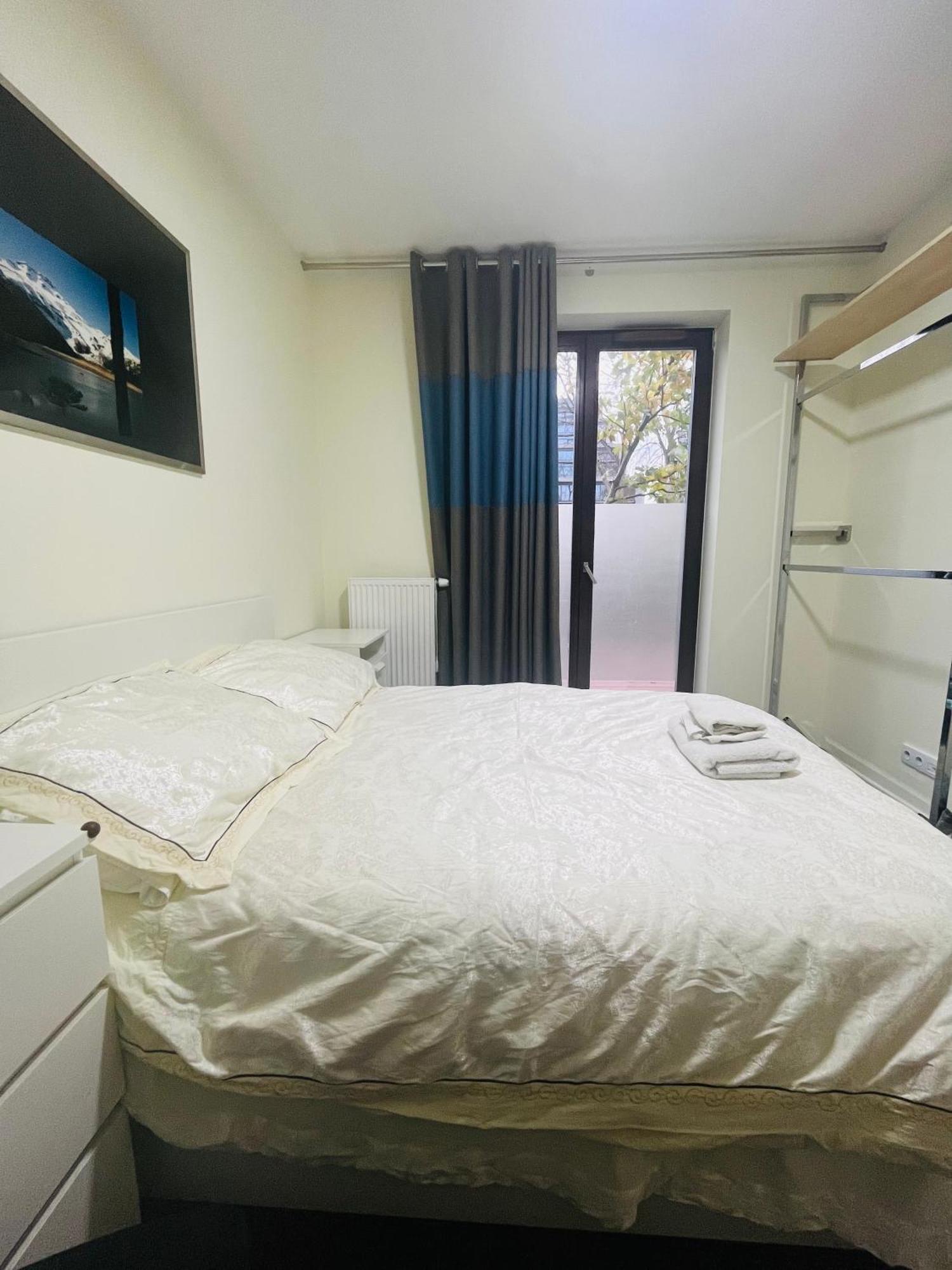 Airport Comfy Guest Home Varşovia Exterior foto